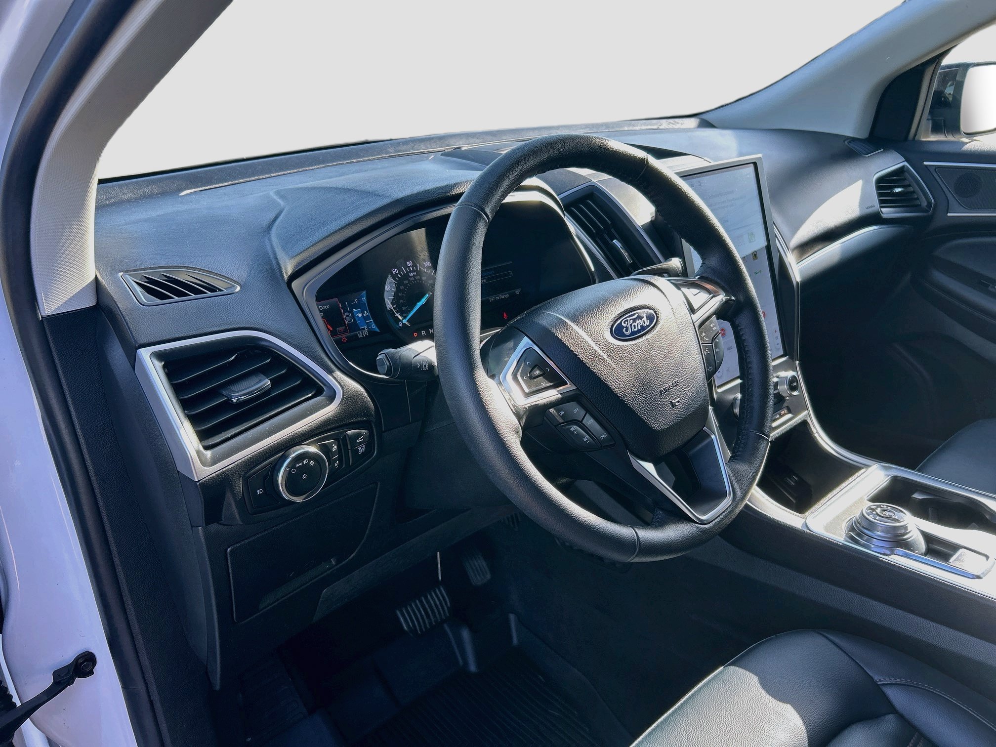 Certified 2024 Ford Edge SEL w/ Sport Appearance Package AWD/4WD image 9