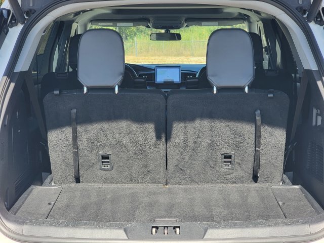 Certified 2022 Ford Explorer XLT w/ Equipment Group 202A AWD/4WD image 23