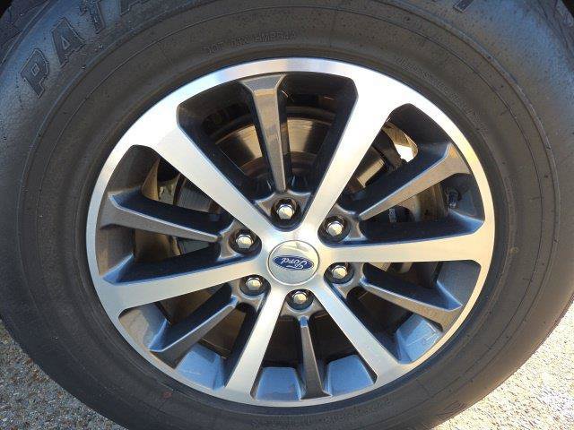 Certified 2019 Ford Expedition XLT RWD image 17