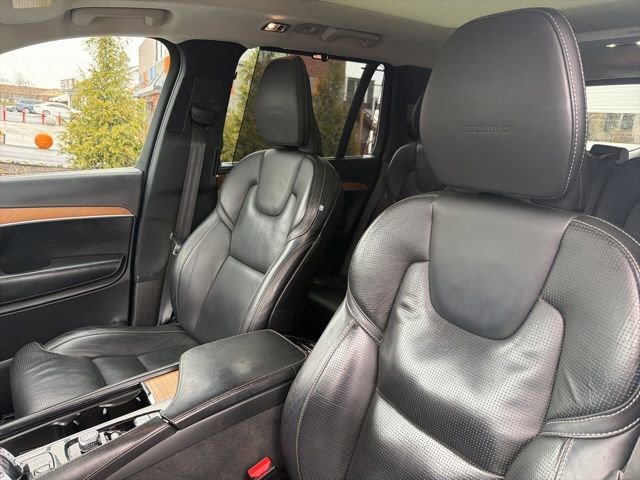 Used 2019 Volvo XC90 T8 Inscription w/ Luxury Package image 12