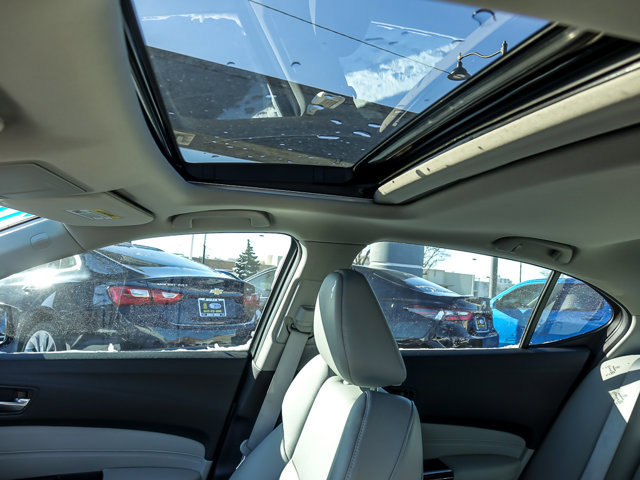 Used 2017 Acura TLX V6 image 9