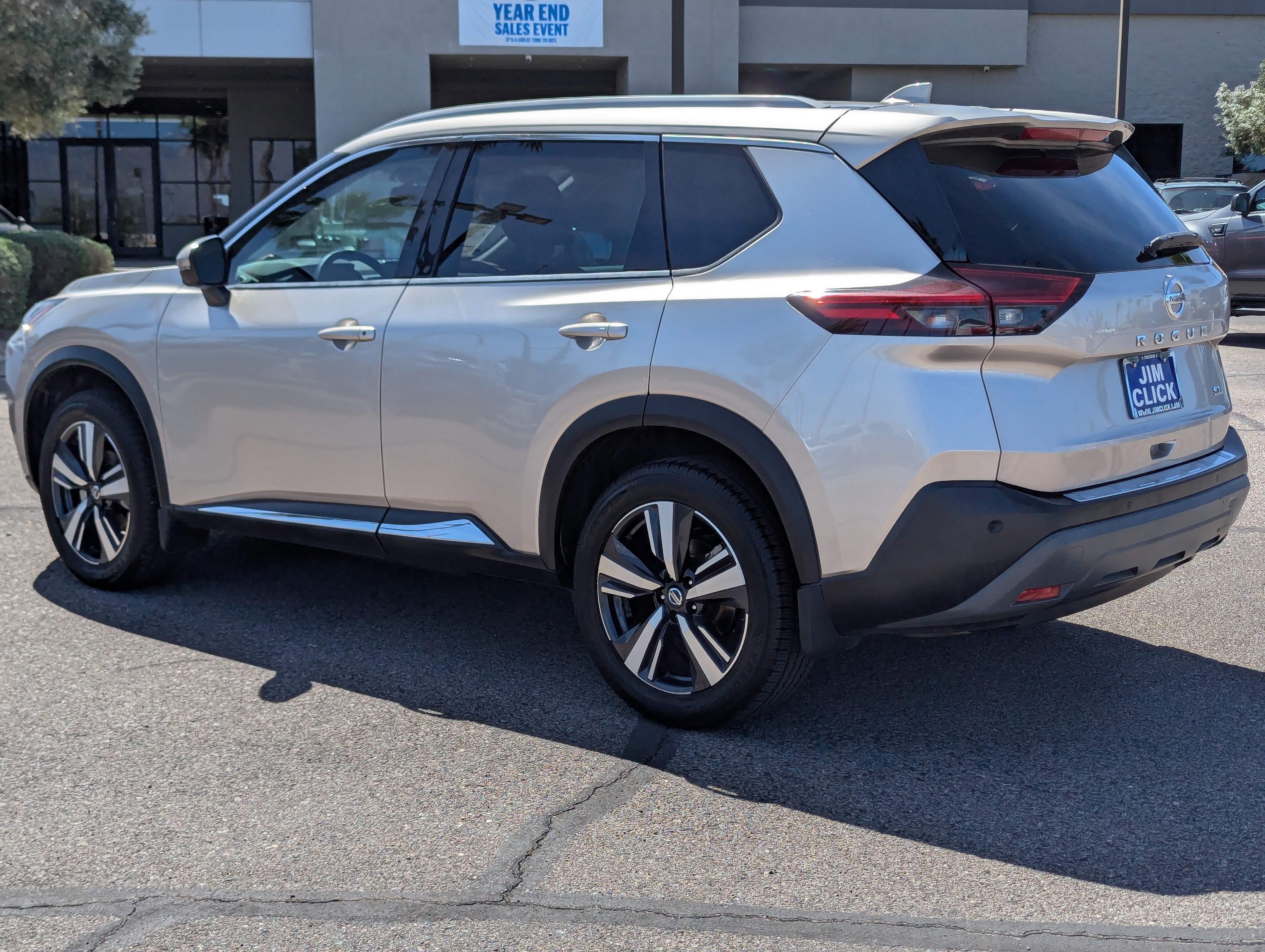 Used 2021 Nissan Rogue SL image 2