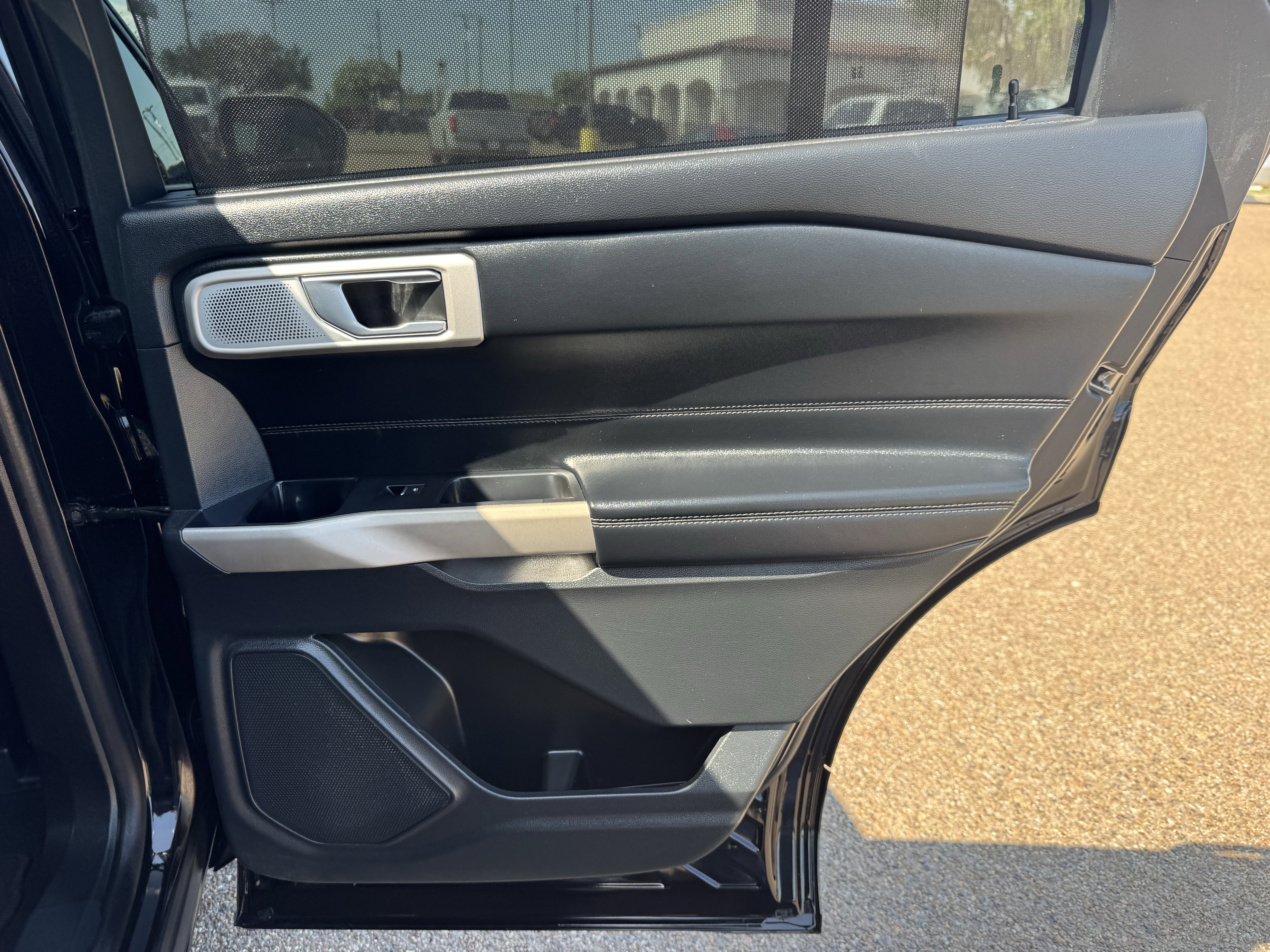 Certified 2022 Ford Explorer Limited w/ Limited Technology Package RWD image 30