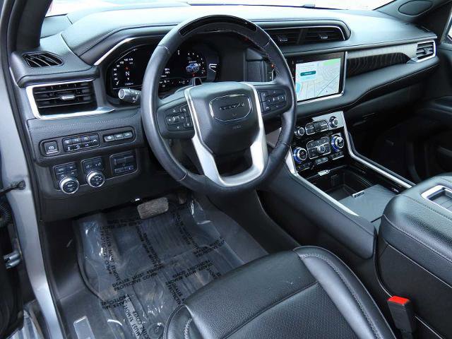 Used 2023 GMC Yukon XL Denali w/ Denali Reserve Package image 9