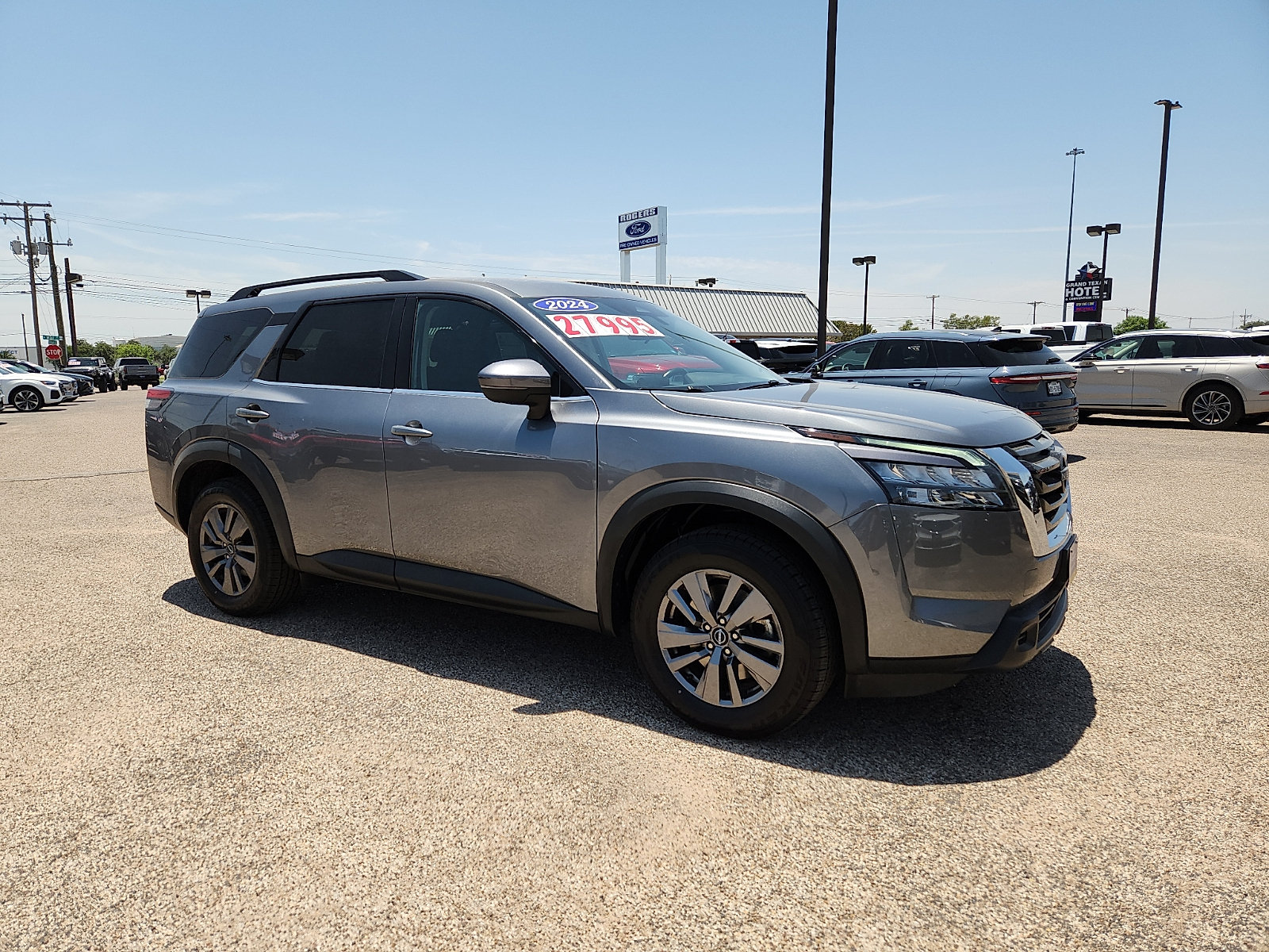 Used 2024 Nissan Pathfinder SV FWD image 8