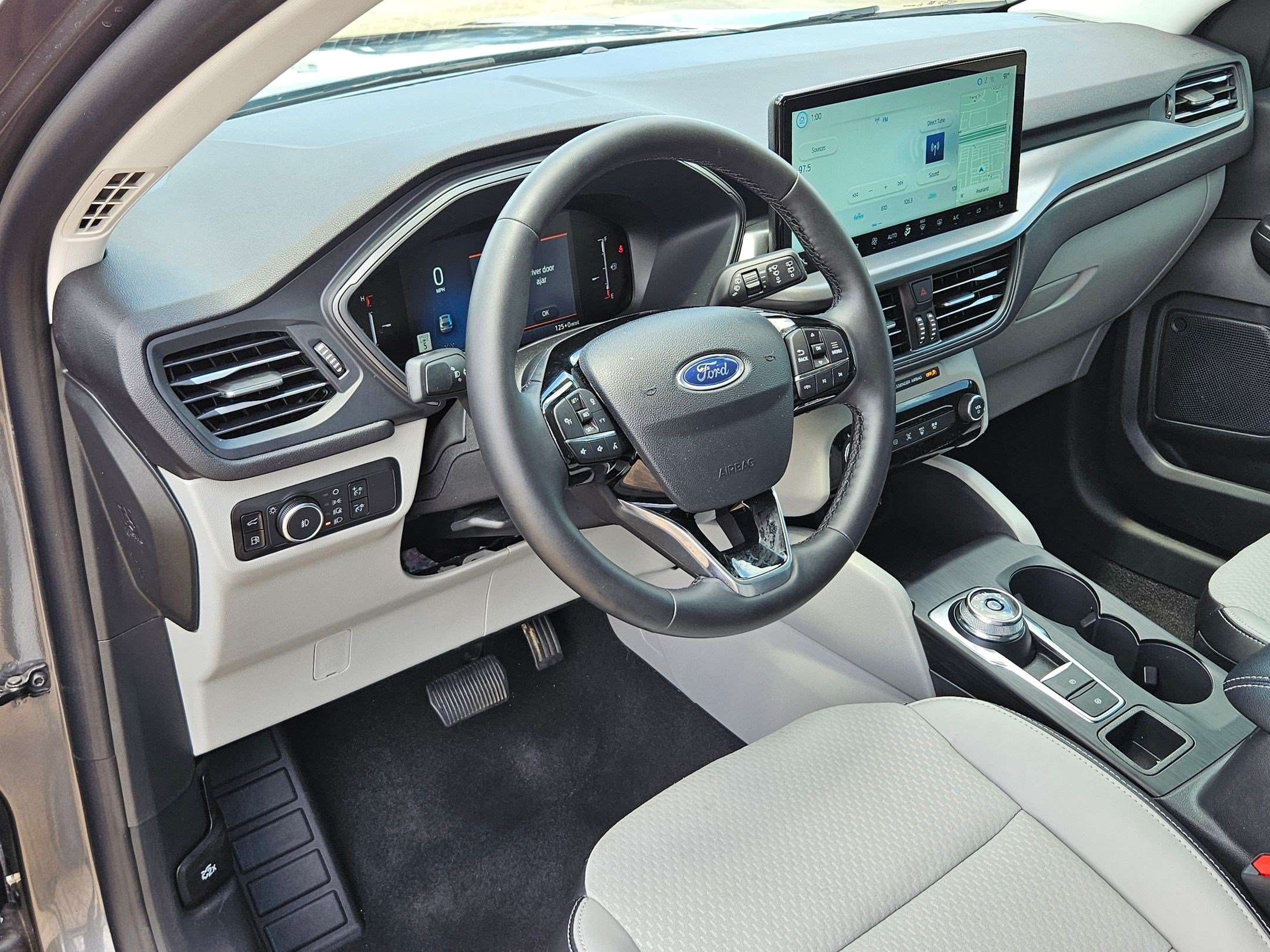 Certified 2025 Ford Escape SE FWD image 16