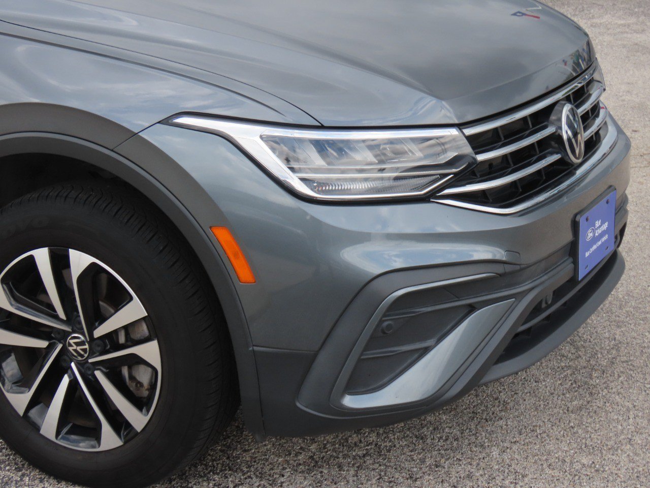 Used 2022 Volkswagen Tiguan S FWD image 5