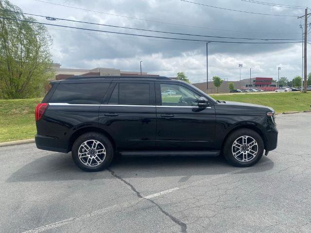 Certified 2025 Ford Expedition Active image 6