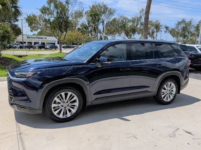 Used 2025 Toyota Grand Highlander AWD image 12