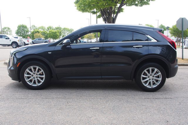 Used 2023 Cadillac XT4 Luxury w/ Cold Weather Package image 2