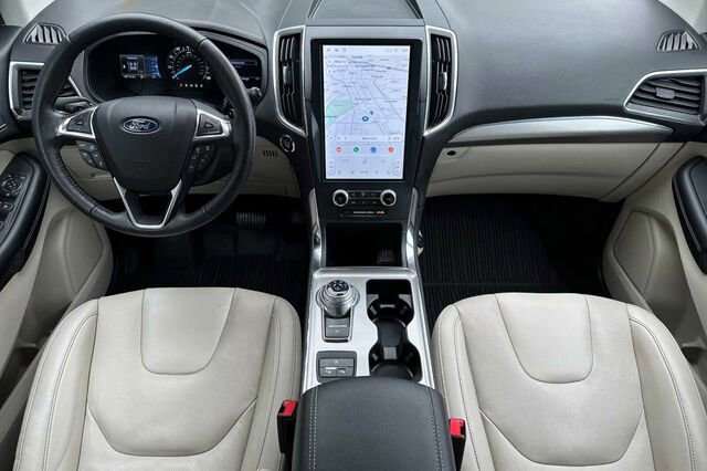 Certified 2022 Ford Edge Titanium w/ Equipment Group 301A AWD/4WD image 10