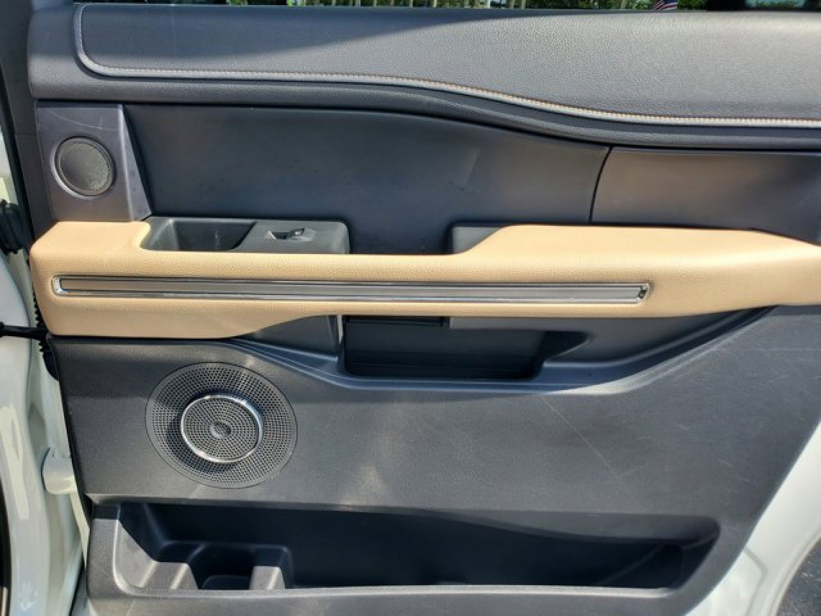 Certified 2023 Ford Expedition Max Limited image 35