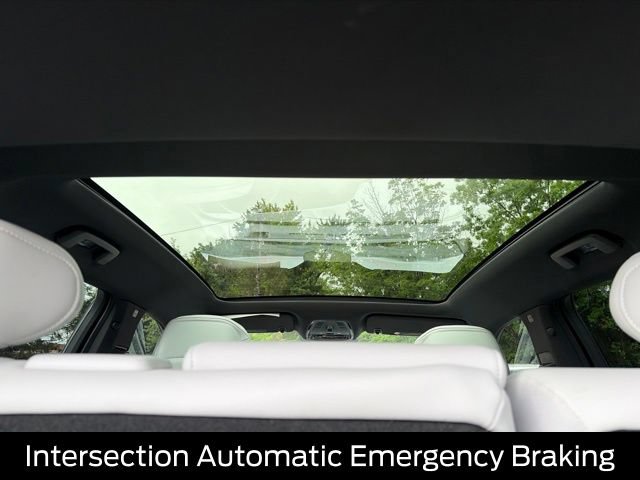 Used 2024 Cadillac Lyriq Luxury w/ LPO, Floor Liner Package AWD/4WD image 20