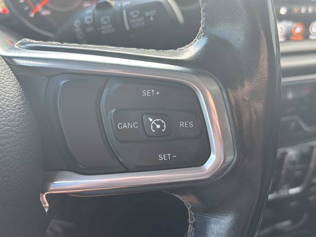 Used 2018 Jeep Wrangler Unlimited Sahara AWD/4WD image 18