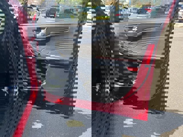 Certified 2025 Ford Escape ST-Line Elite w/ Premium Technology Package image 23