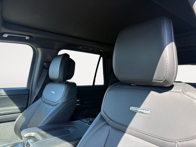 Certified 2026 Ford Expedition Platinum w/ Stealth Appearance Package AWD/4WD image 10