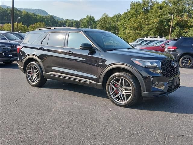 Certified 2025 Ford Explorer ST-Line w/ ST-Line Street Pack AWD/4WD image 2