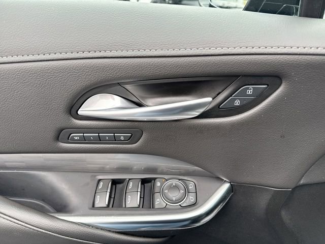 Used 2025 Cadillac XT4 Premium Luxury image 16