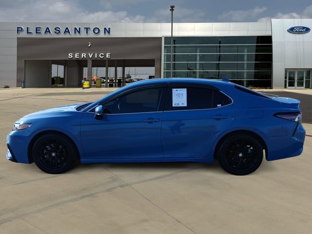 Used 2023 Toyota Camry SE w/ Convenience Package FWD image 2