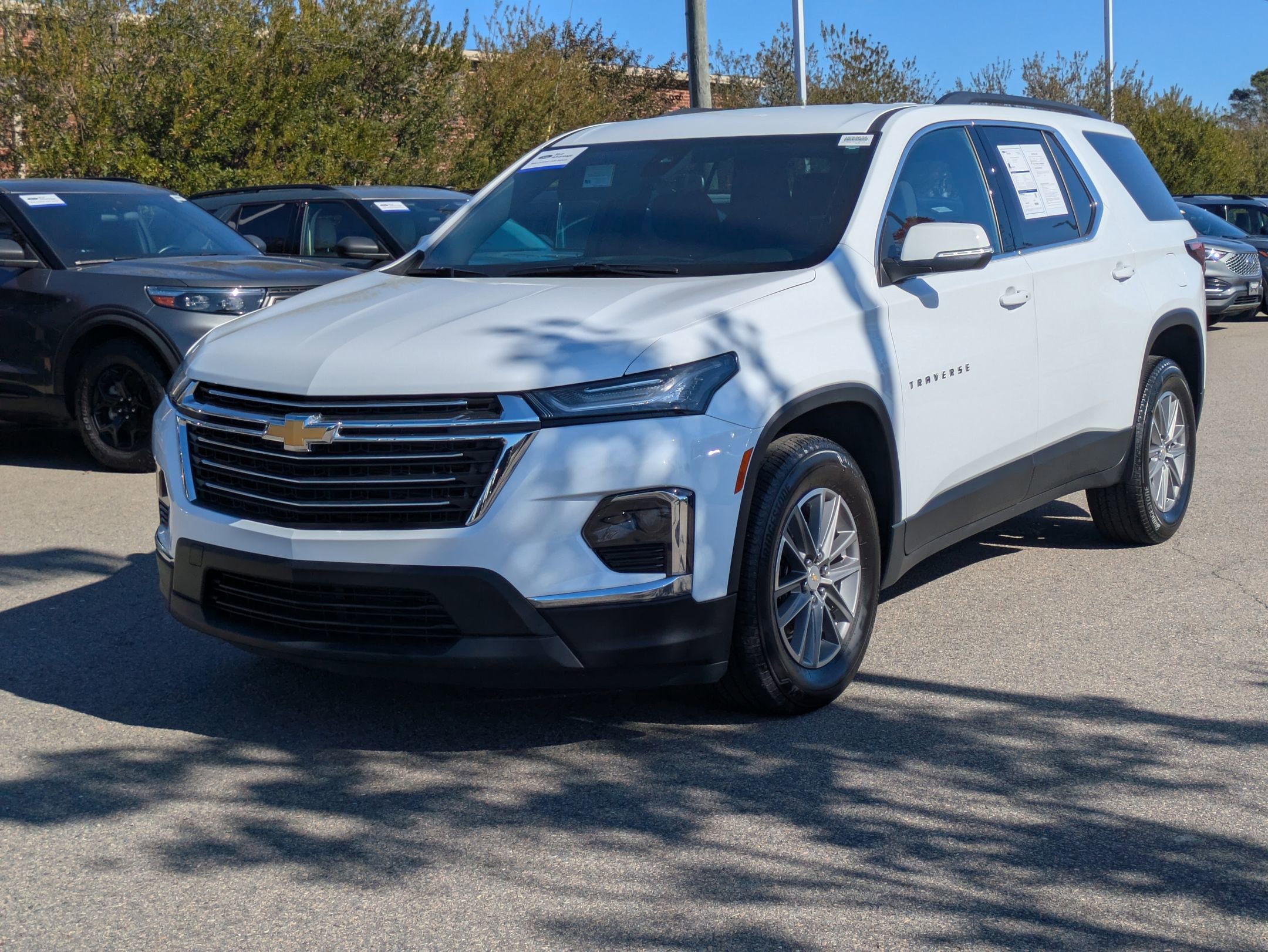 Used 2024 Chevrolet Traverse LT image 8