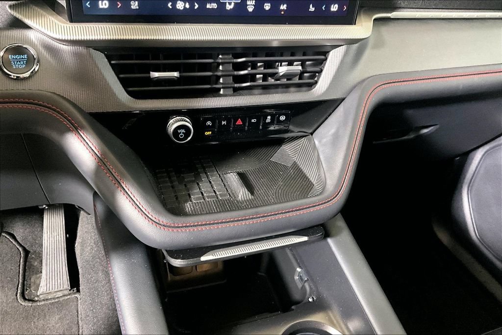 Certified 2025 Ford Explorer ST-Line w/ Premium Package RWD image 26