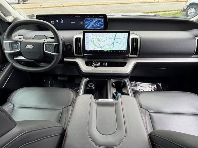 Certified 2025 Ford Expedition Active AWD/4WD image 3