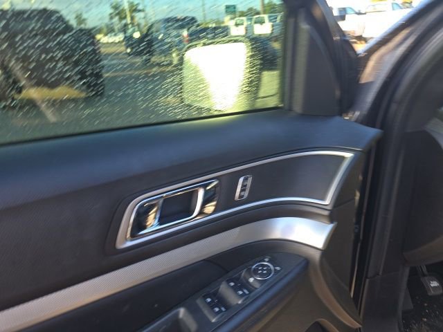 Certified 2017 Ford Explorer XLT w/ Equipment Group 202A image 9