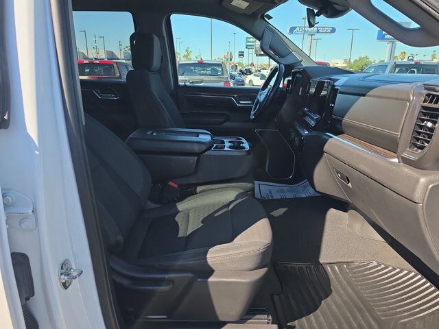 Used 2025 Chevrolet Silverado 1500 LT AWD/4WD image 17