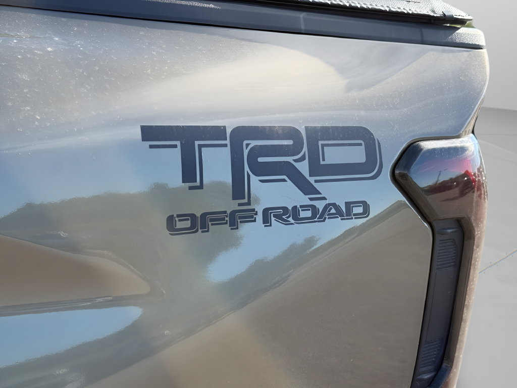 Used 2025 Toyota Tacoma TRD Off-Road AWD/4WD image 18
