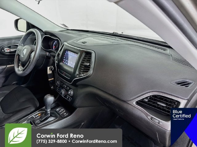 Used 2020 Jeep Cherokee Latitude FWD image 30