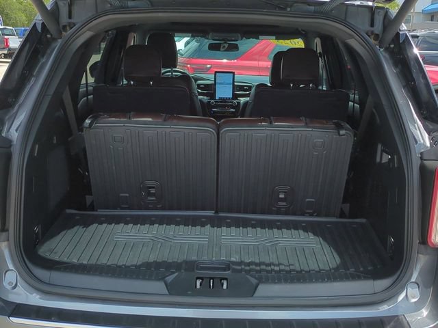Certified 2023 Ford Explorer Platinum w/ Technology Package AWD/4WD image 13