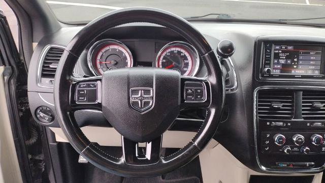 Used 2020 Dodge Grand Caravan SXT image 15