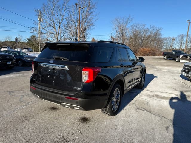 Certified 2022 Ford Explorer XLT w/ Equipment Group 202A image 6