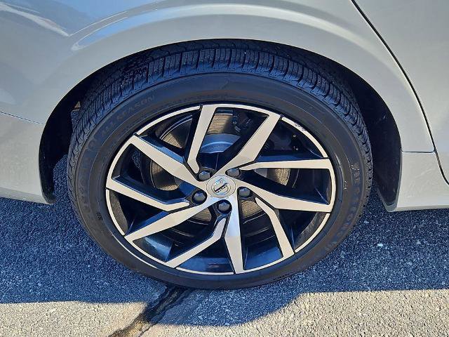 Used 2019 Volvo S60 T6 Momentum w/ Multimedia Package image 34