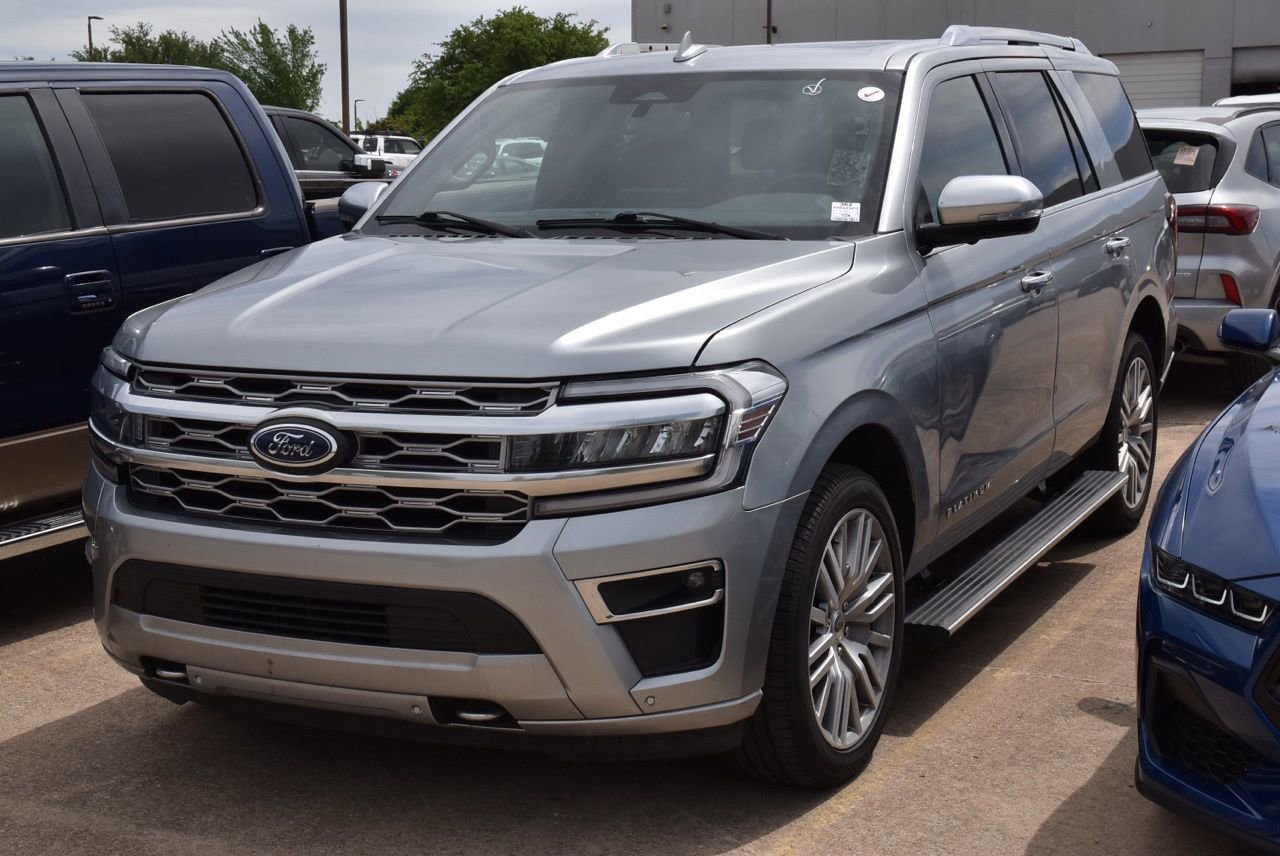 Certified 2023 Ford Expedition Platinum image 2