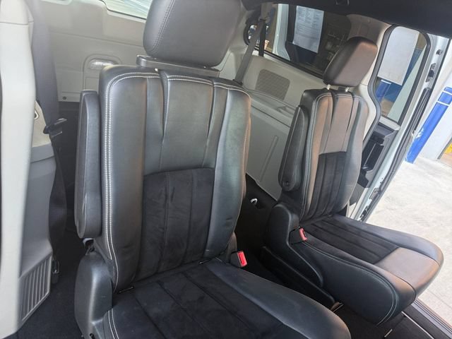 Used 2017 Dodge Grand Caravan SXT FWD image 6