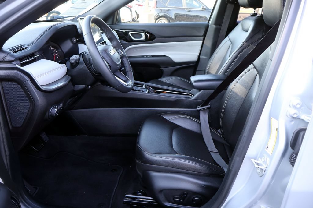 Used 2025 Jeep Compass Limited AWD/4WD image 30