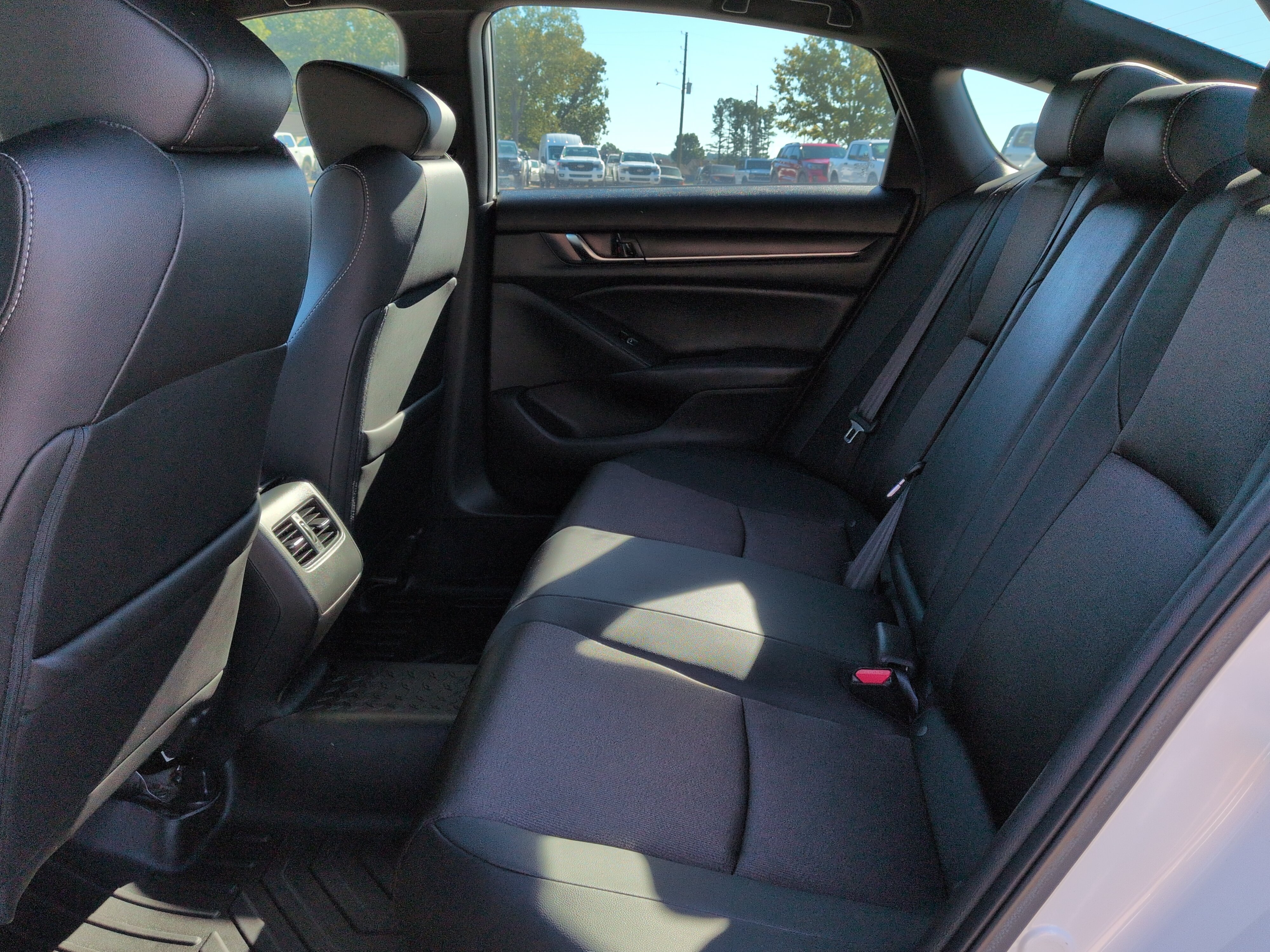Used 2020 Honda Accord Sport image 11