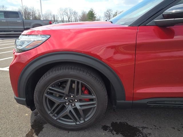 Certified 2025 Ford Explorer ST AWD/4WD image 16
