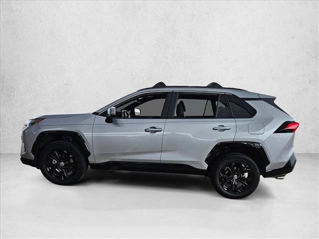 Used 2022 Toyota RAV4 SE image 6