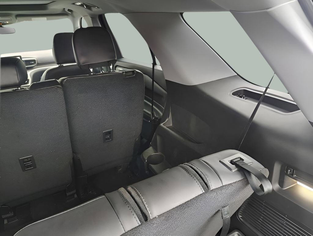 Certified 2022 Ford Explorer XLT w/ Equipment Group 202A image 29