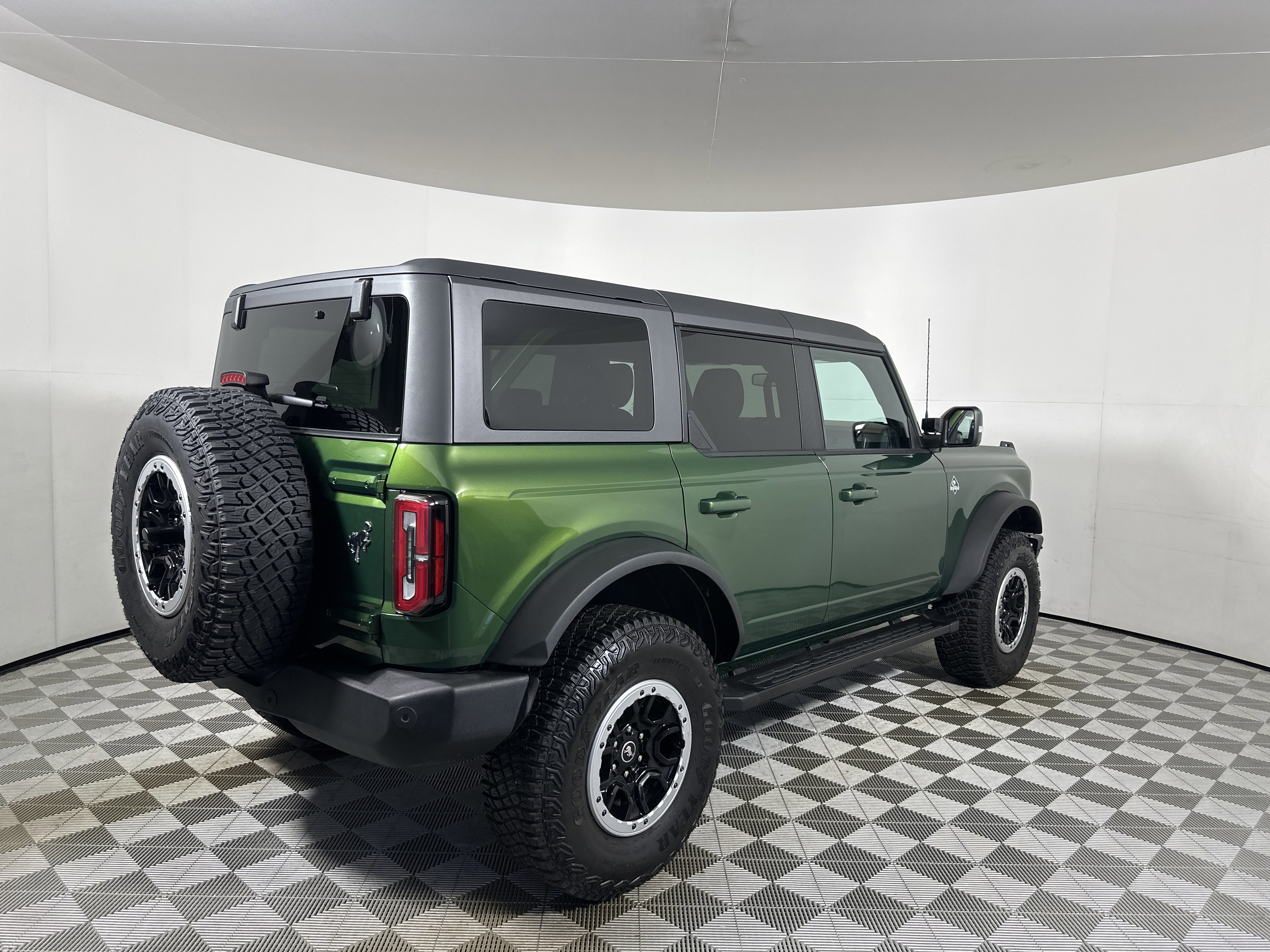 Certified 2024 Ford Bronco Outer Banks w/ Sasquatch Package image 5