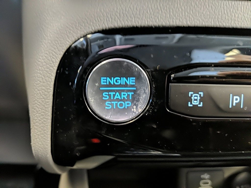 Certified 2025 Ford Escape Platinum w/ Premium Technology Package image 23