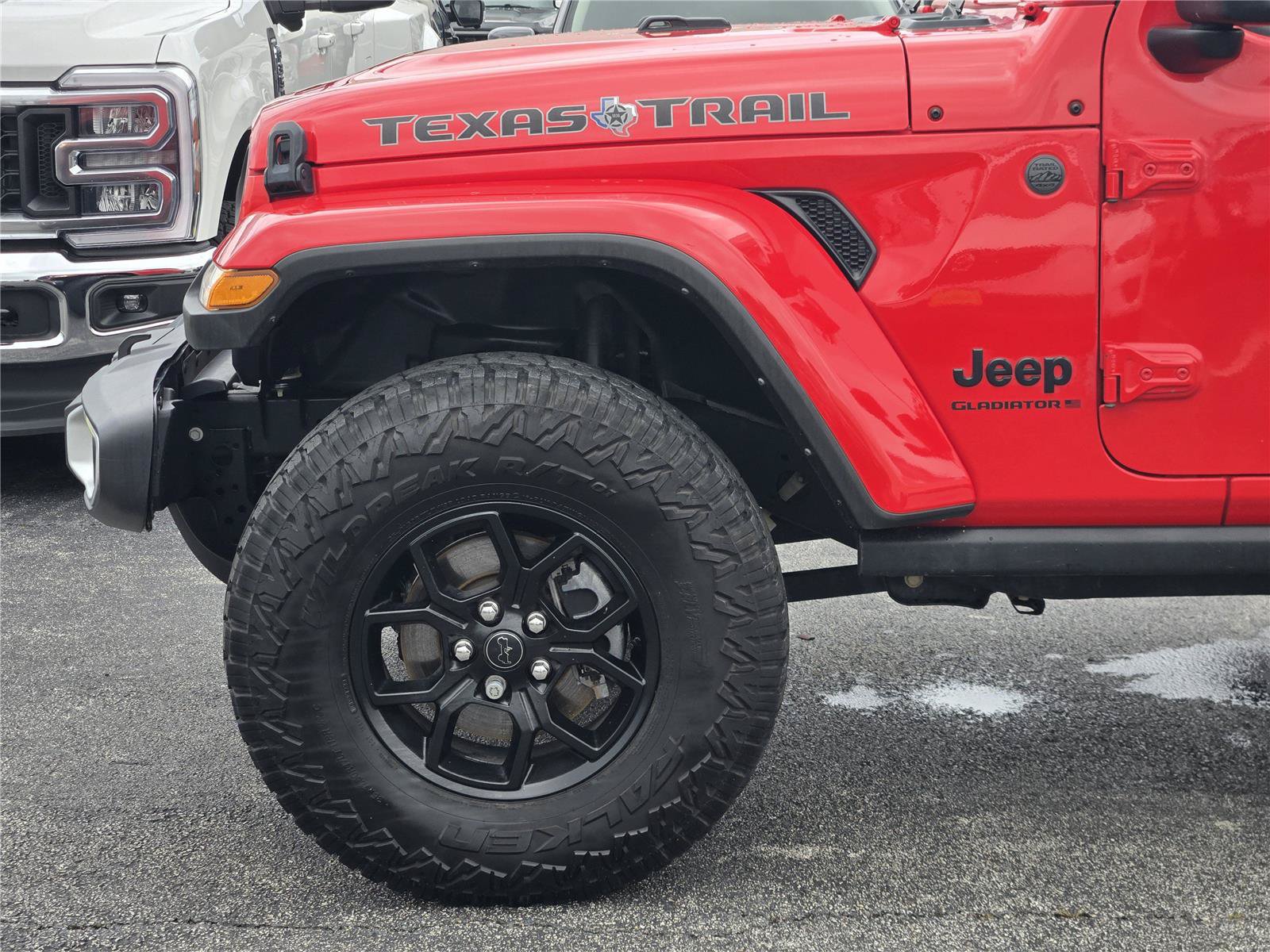 Used 2024 Jeep Gladiator Sport AWD/4WD image 9