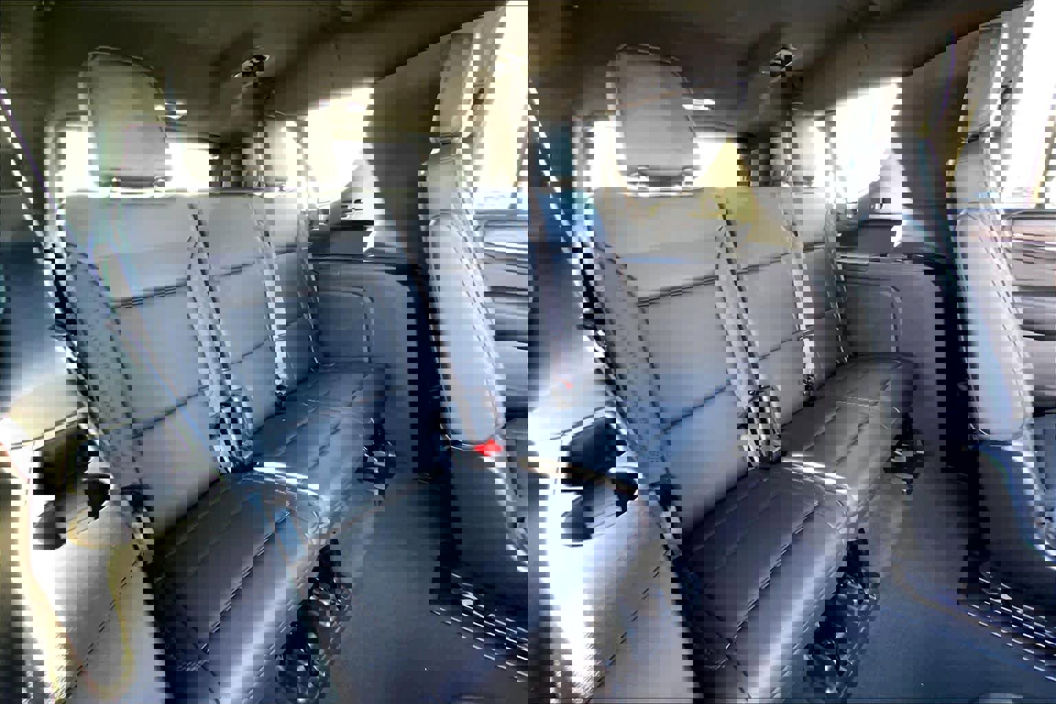 Used 2022 GMC Yukon XL Denali w/ Denali Premium Package image 16