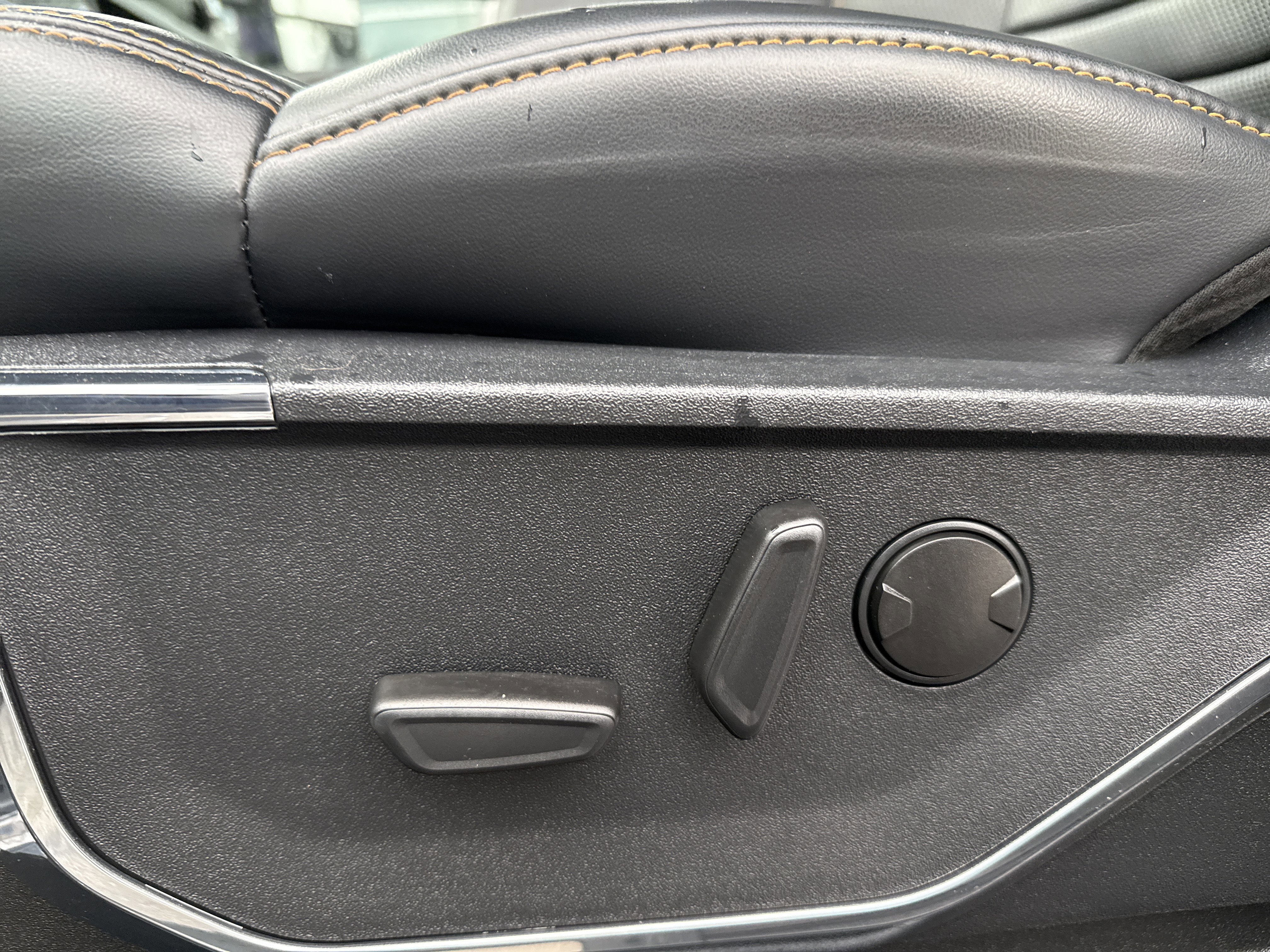 Certified 2023 Ford F350 Platinum w/ FX4 Off-Road Package image 17