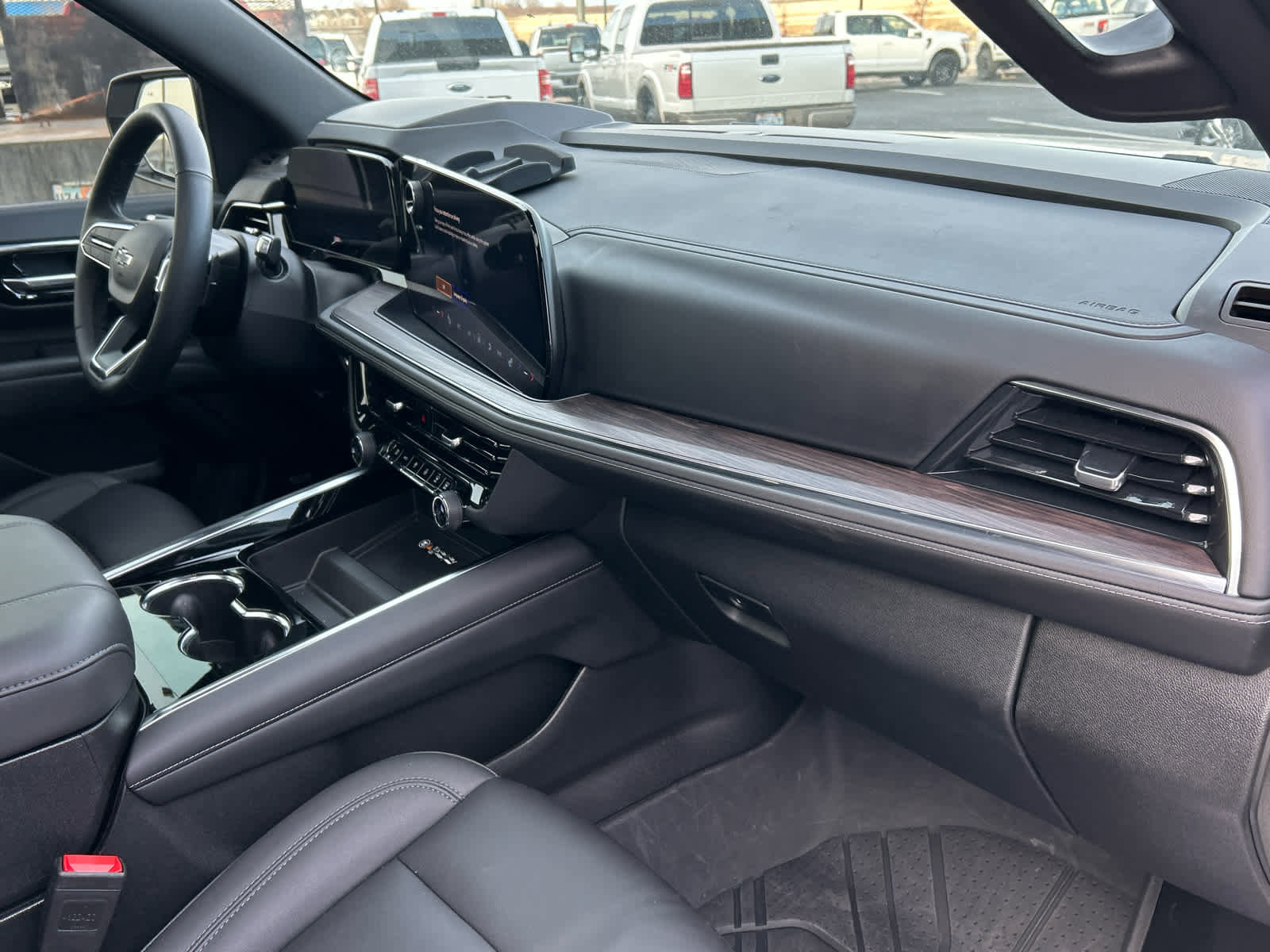 Used 2025 Chevrolet Suburban Z71 w/ Z71 Off-Road Package image 19