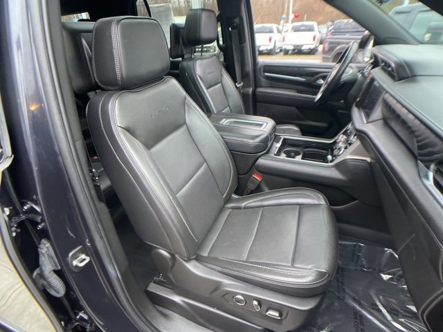 Used 2023 GMC Yukon Denali w/ Denali Reserve Package image 28