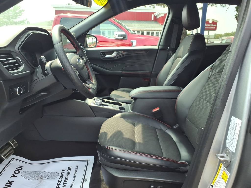 Certified 2023 Ford Escape ST-Line w/ Tech Pack #1 AWD/4WD image 14