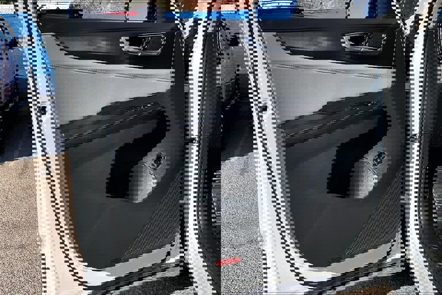 Used 2024 Volkswagen Atlas Peak Edition SE AWD/4WD image 21